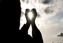 天涯社区如何赚钱：揭秘这个老牌论坛的收入来源！